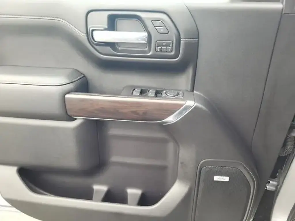 GMC Sierra 1500 2020 4x4 SLT 4p. Cabina de Tripulación 5.8 ft. SB