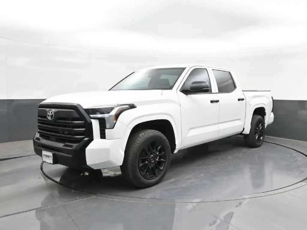 Toyota Tundra 2024 4x4 SR 4p CrewMax Cab Pickup SB