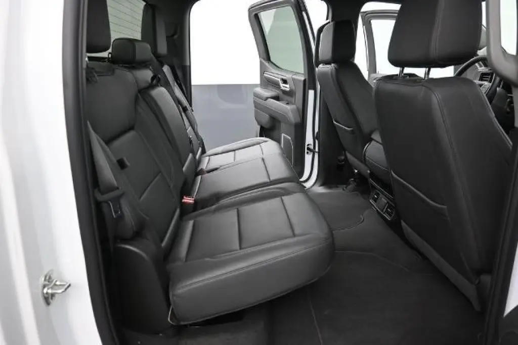 GMC Sierra 1500 2026 4x2 SLT 4dr Crew Cab 5.8 ft. SB