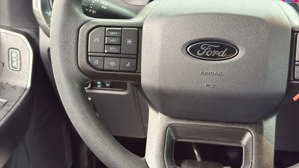 Ford F-150 2024 4x2 STX 4p SuperCrew 5.5 ft. SB