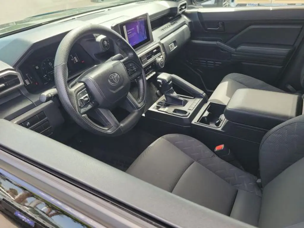 Toyota Tacoma 2025 4x2 SR 2dr XtraCab 6.1 ft LB