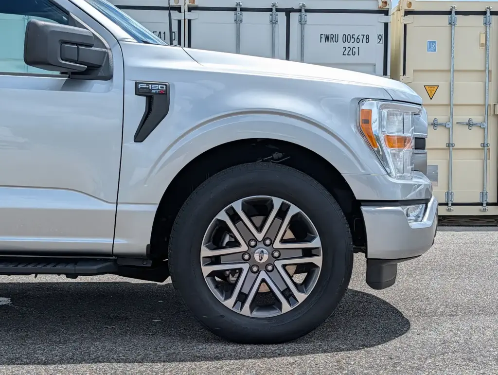 Ford F-150 2022 4x2 XL 4dr SuperCrew 5.5 ft. SB