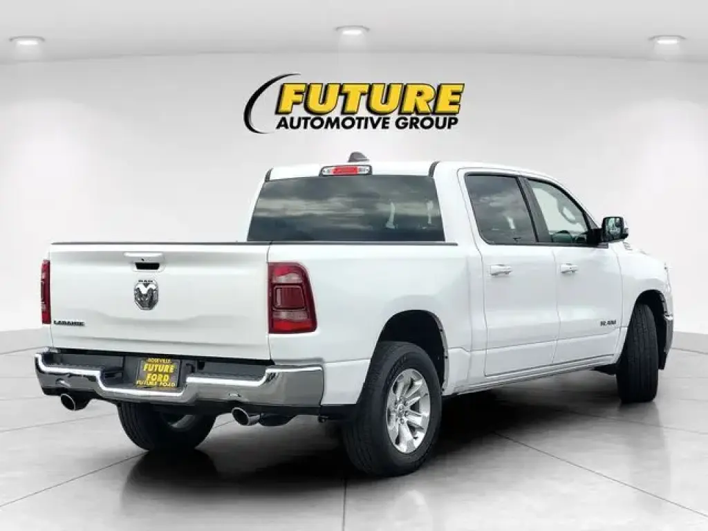 Ram 1500 2024 4x2 Laramie 4p Cubierta de Tripulación 5.6 ft. Caja Extendida Camioneta