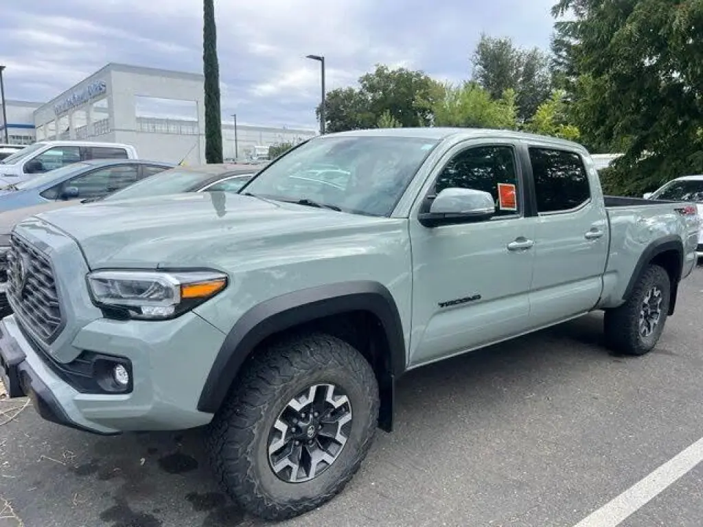 Toyota Tacoma 2023 4x4 TRD Off-Road 4dr Double Cab 6.1 ft LB