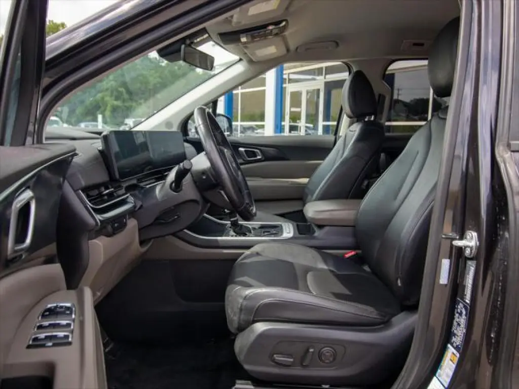 Kia Carnival 2025 LXS 4dr Minivan