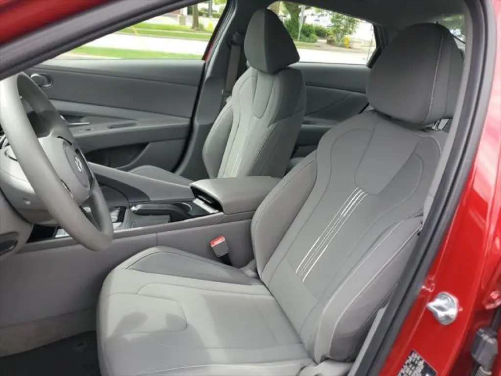 Hyundai ELANTRA 2024 SEL 4p Sedan