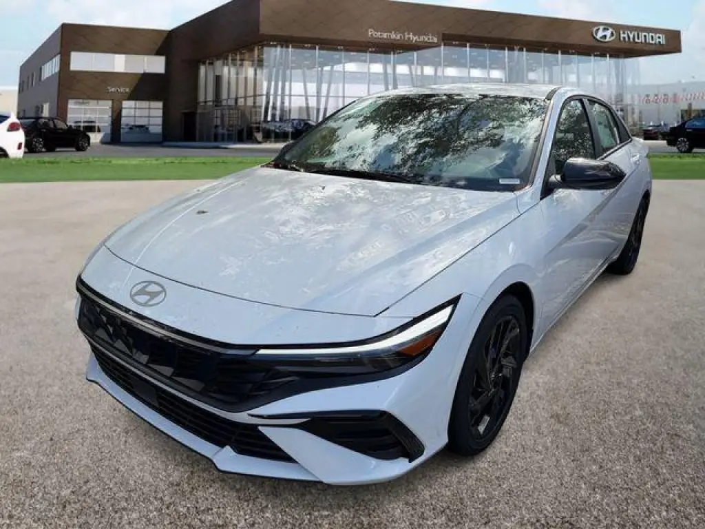 Hyundai ELANTRA 2026 SEL Sport Premium 4dr Sedán