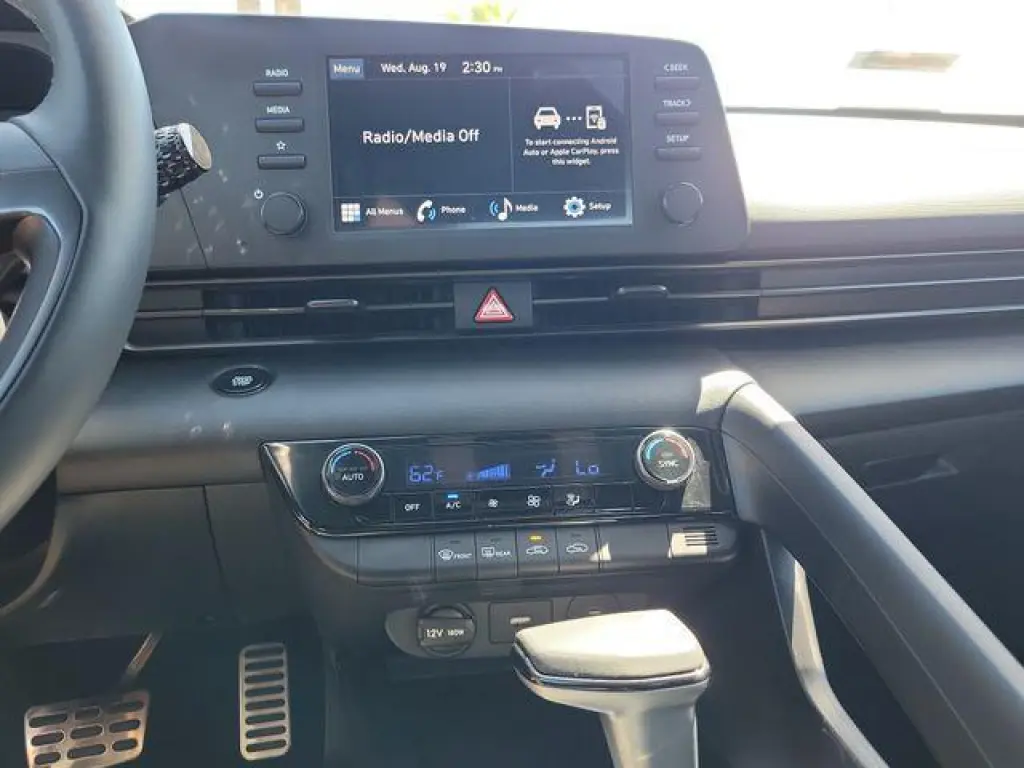 Hyundai ELANTRA 2026 SEL Sport 4dr Sedán