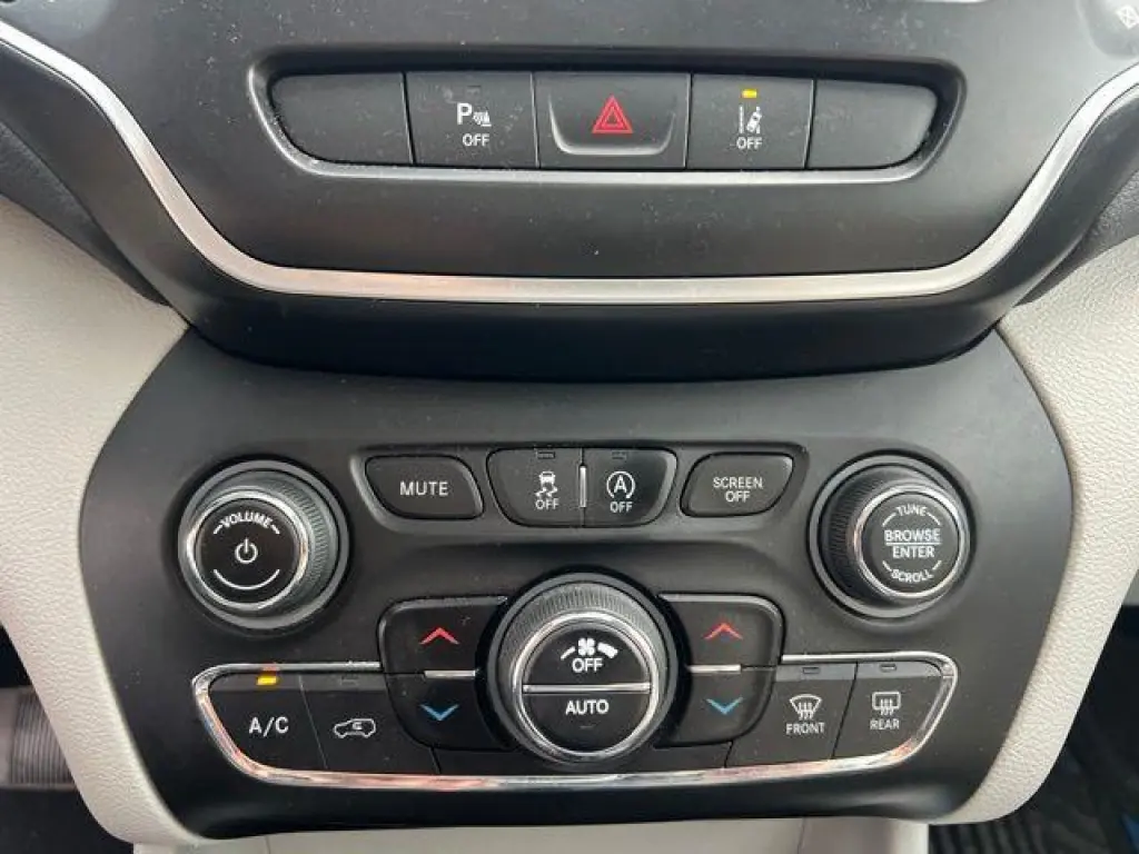 Jeep Cherokee 2021 4x4 Latitude Lux 4dr SUV