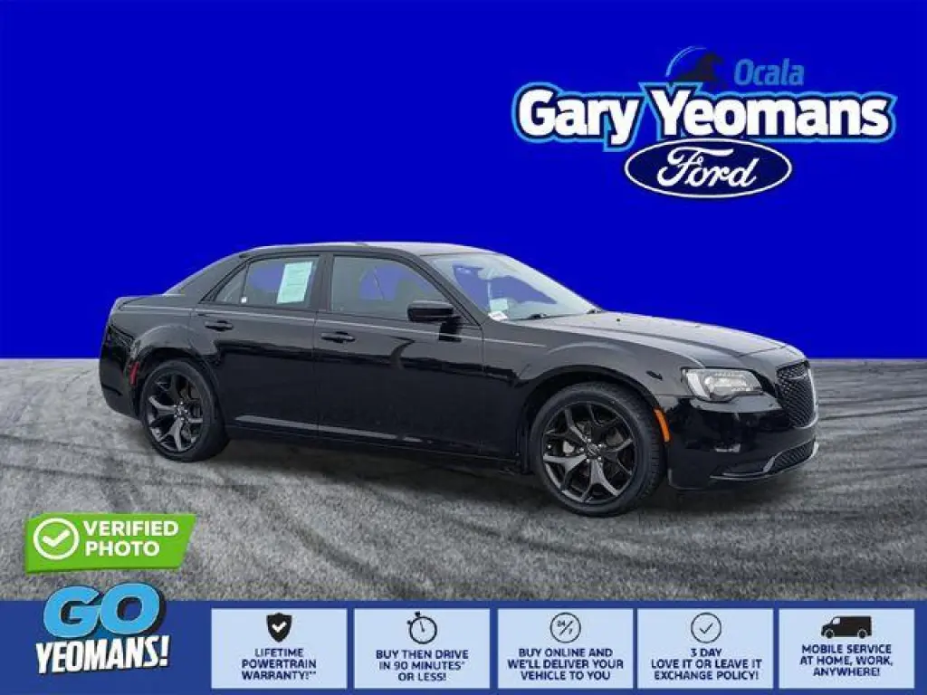 Chrysler 300 2023 Touring 4dr Sedan