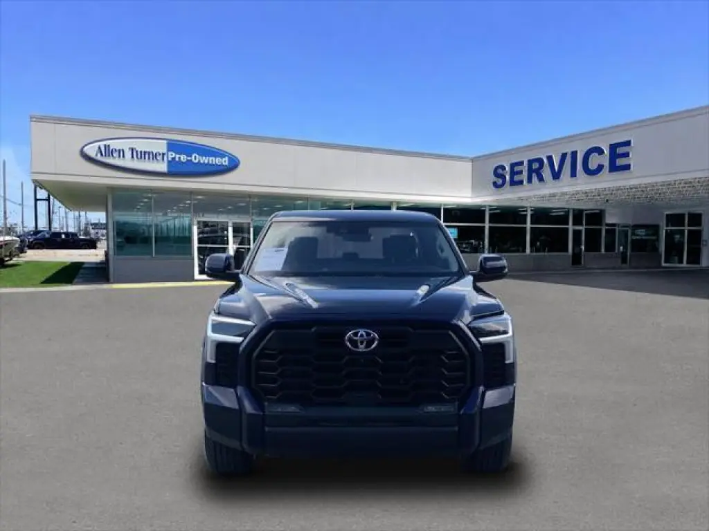 Toyota Tundra 2023 4x2 SR5 Cabina CrewMax de 4 puertas Pick-up SB