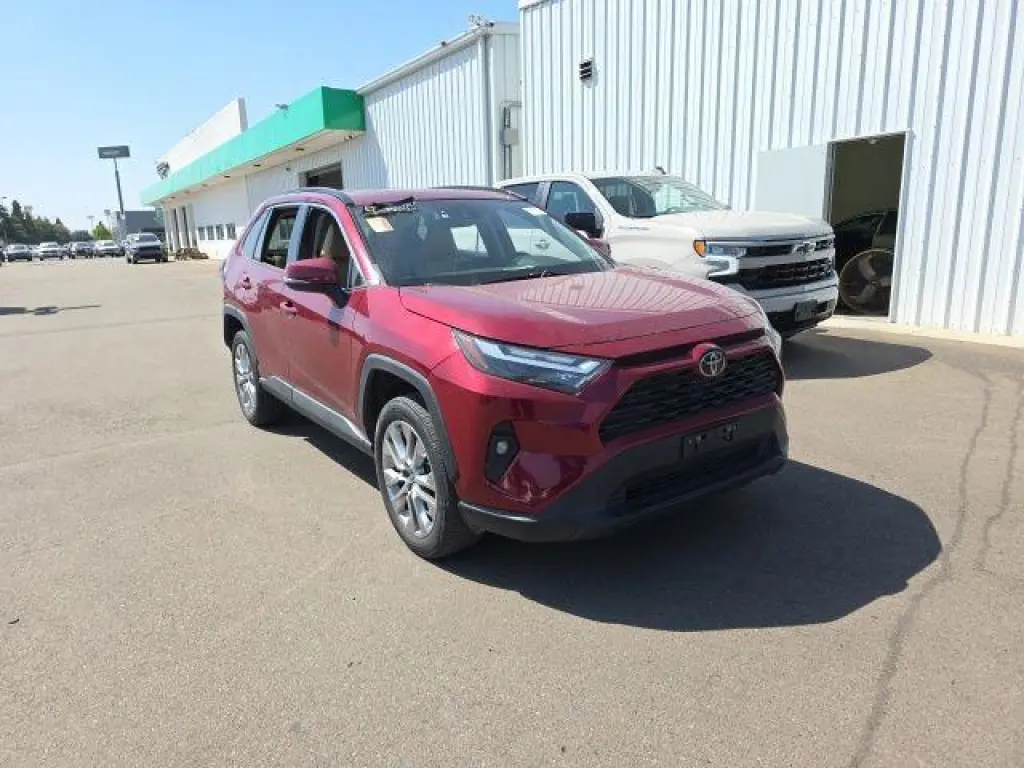Toyota RAV4 2024 AWD XLE Premium 4dr SUV