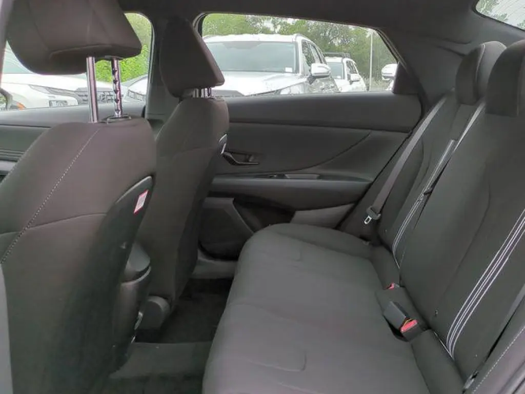 Hyundai ELANTRA 2025 SEL Sport 4dr Sedán