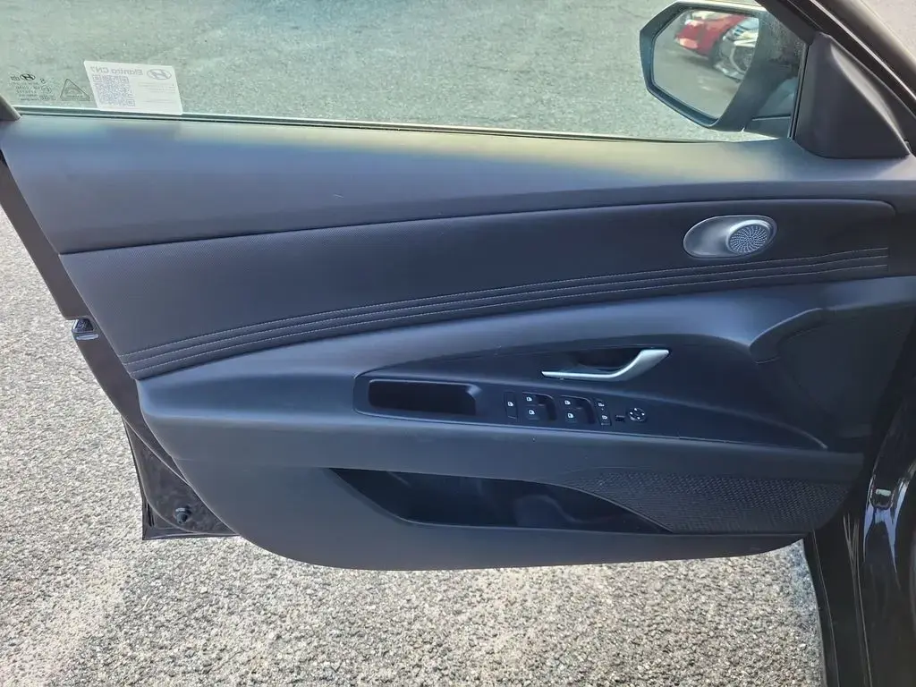 Hyundai ELANTRA 2025 SEL Conveniencia 4p Sedan