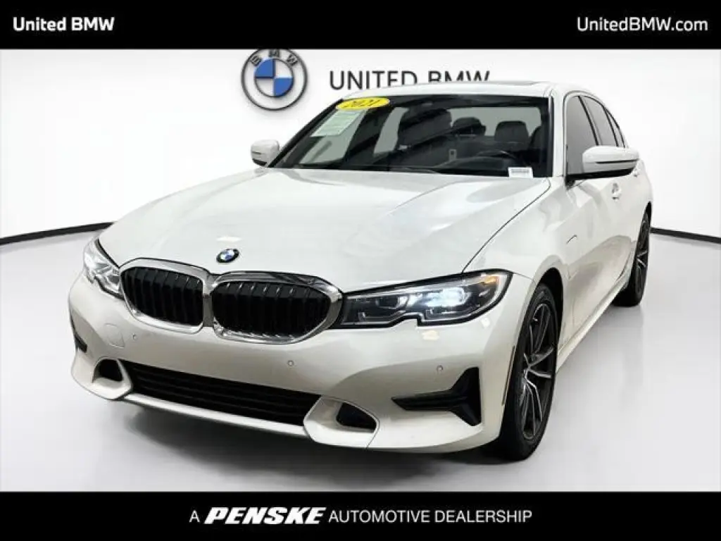 Sedán BMW 3 Series 2021 330e 4 puertas
