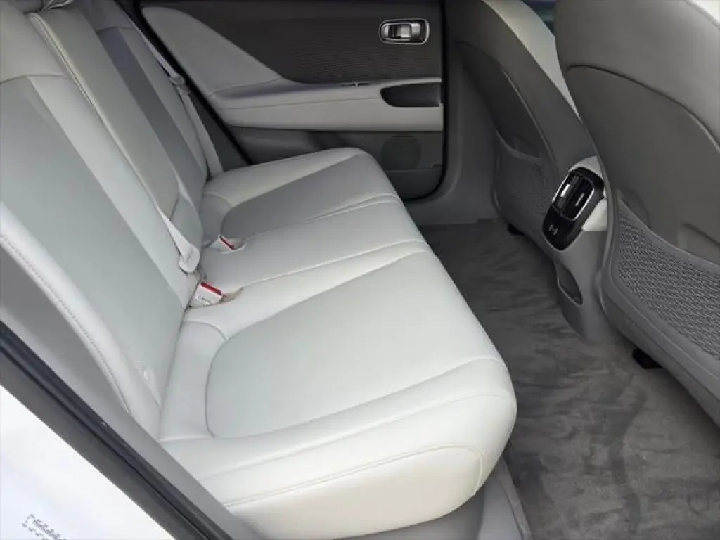 Hyundai IONIQ 6 2023 SEL 4p Sedan