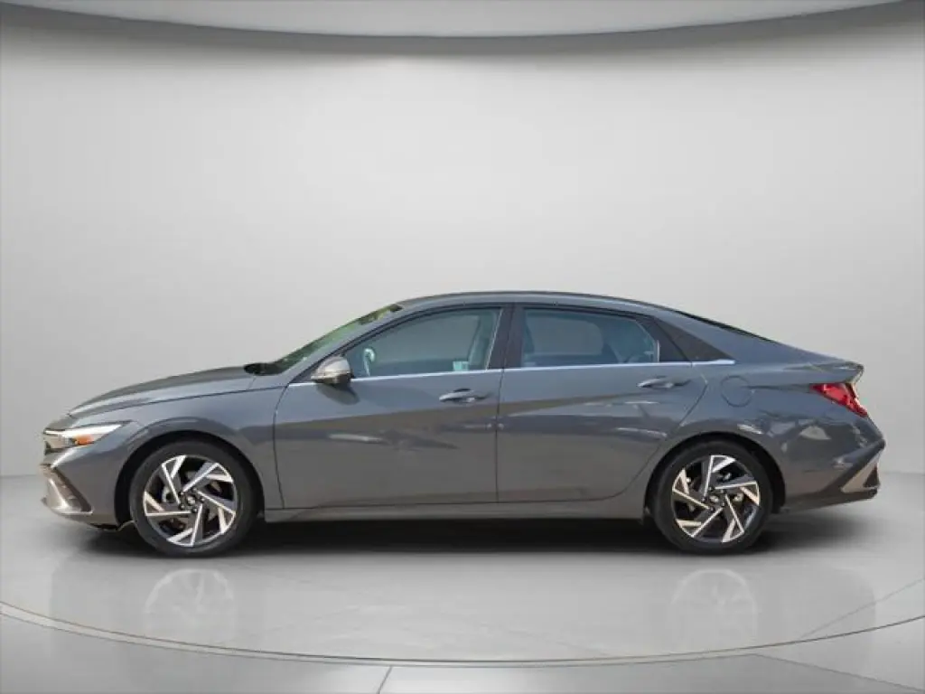 Hyundai ELANTRA 2024 Limited Sedán 4 puertas