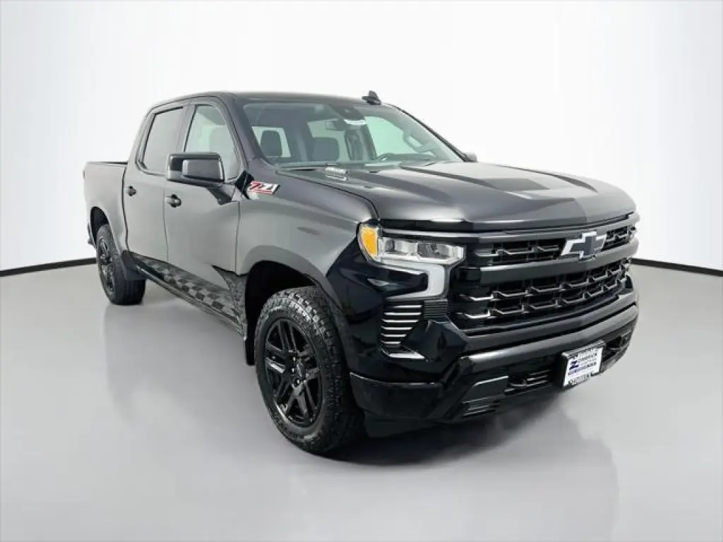 Chevrolet Silverado 1500 2023 4x4 RST cabina tripulante 4 puertas 5.8 ft SB