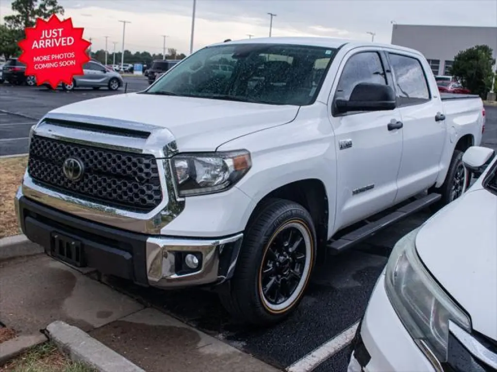 Toyota Tundra 2019 4x2 SR5 4dr CrewMax Cab Pickup SB (5.7L V8)