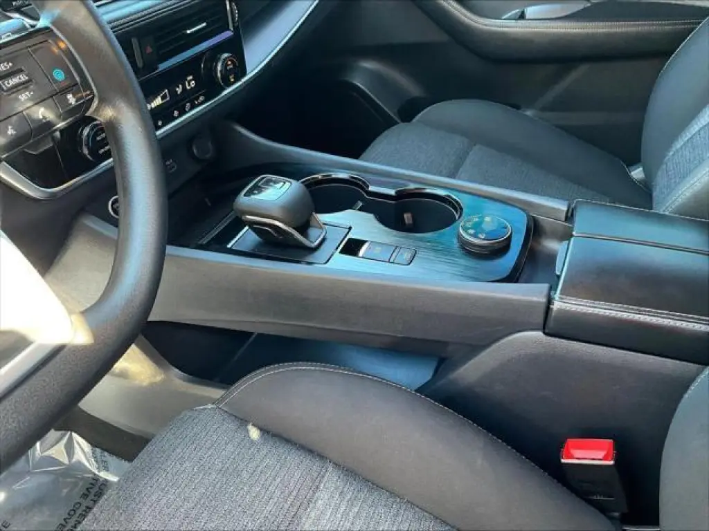Nissan Rogue 2022 AWD SV 4dr Crossover