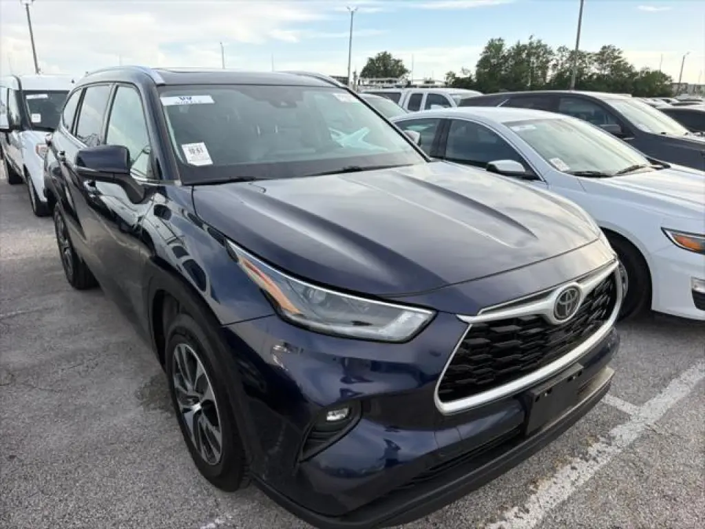 Toyota Highlander 2021 XLE 4dr SUV