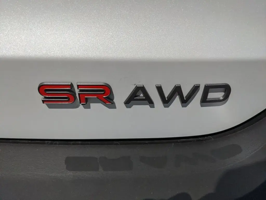 Nissan Kicks 2025 AWD SR 4dr Crossover