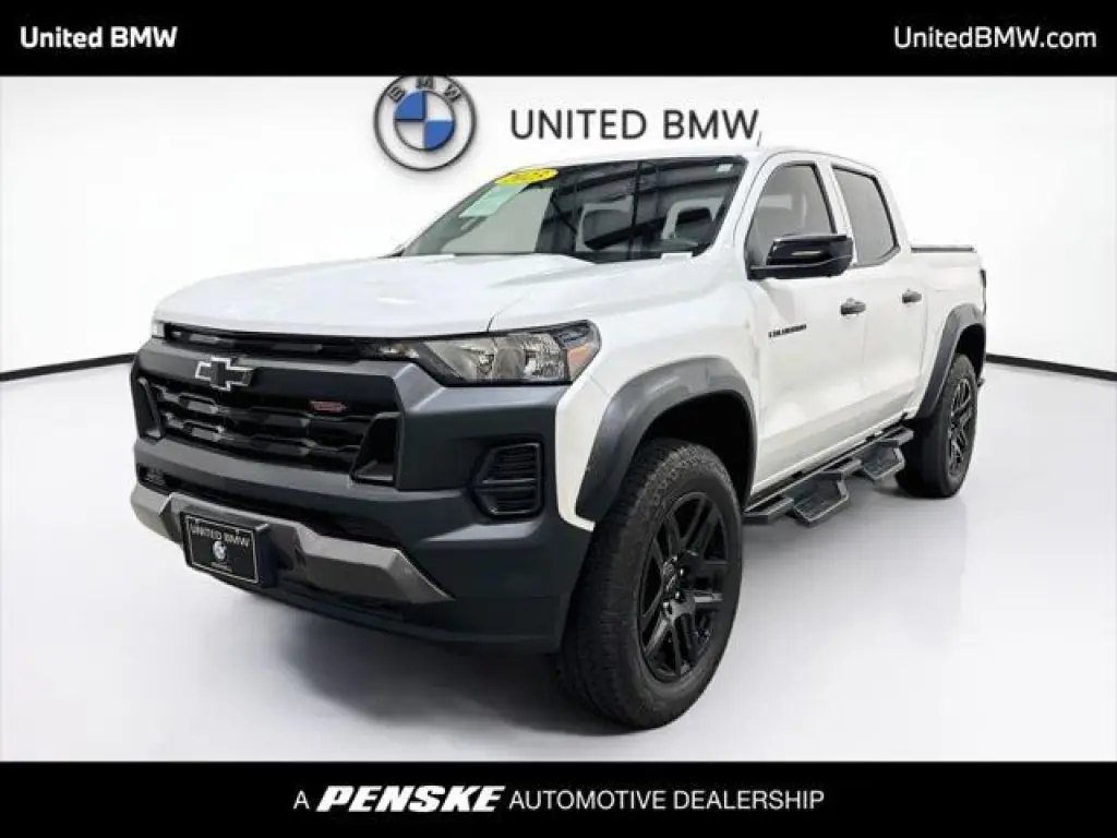 Chevrolet Colorado 2023 4x4 Trail Boss 4p Camión de cabina completa 5 pies ST
