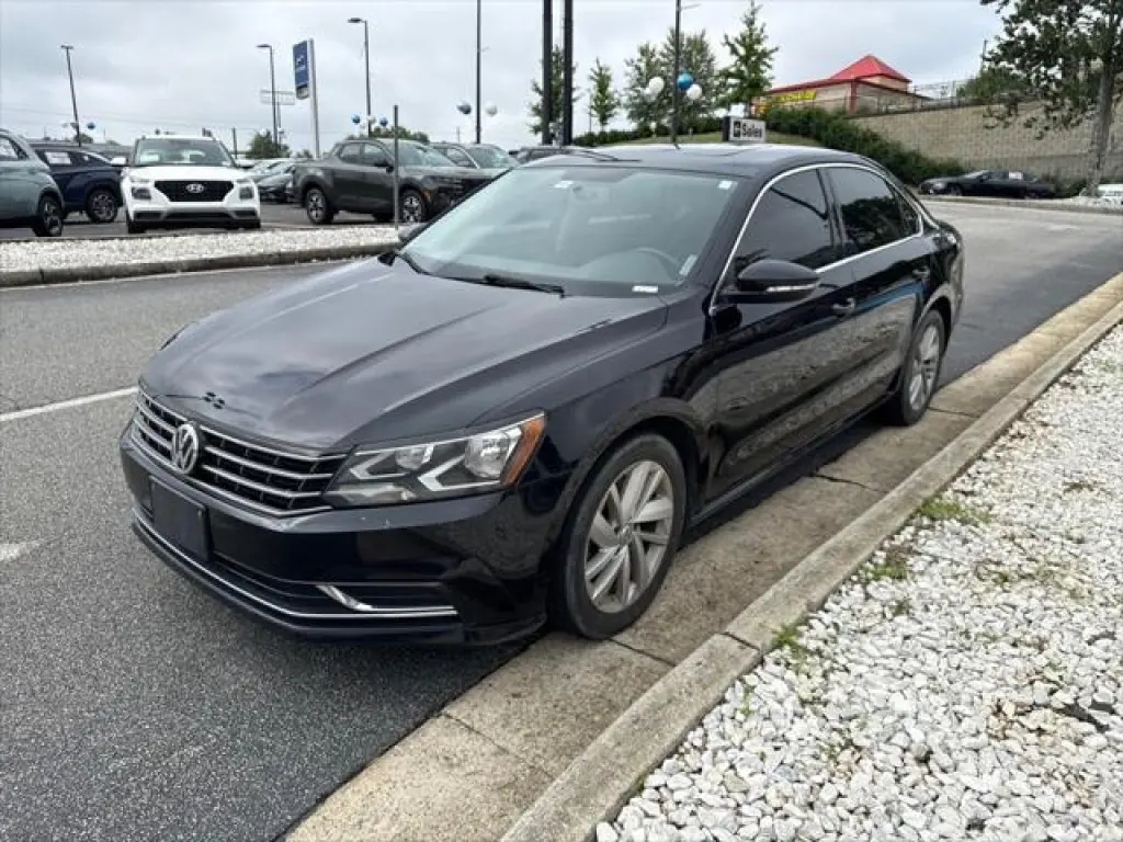 Volkswagen Passat 2018 2.0T SE 4dr Sedán