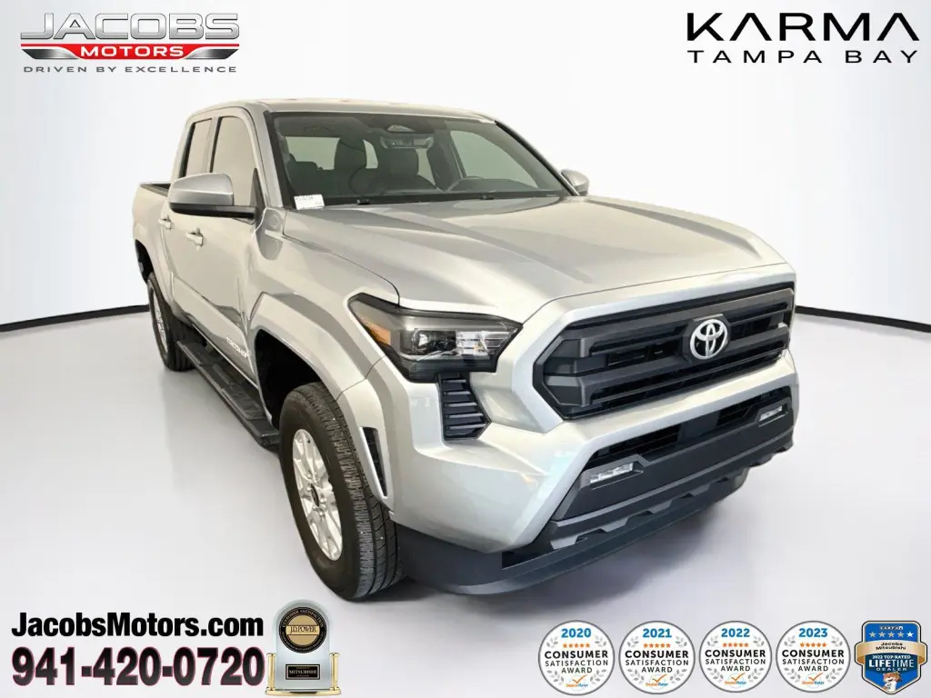 Toyota Tacoma 2024 4x2 SR5 4p Doble Cabina Doble 5.0 ft SB