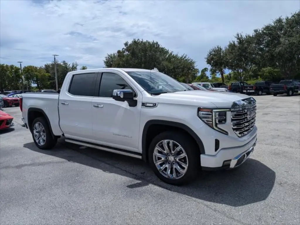 GMC Sierra 1500 2024 4x2 Denali 4p Cabina de tripulacion con 5.8 pies de caja