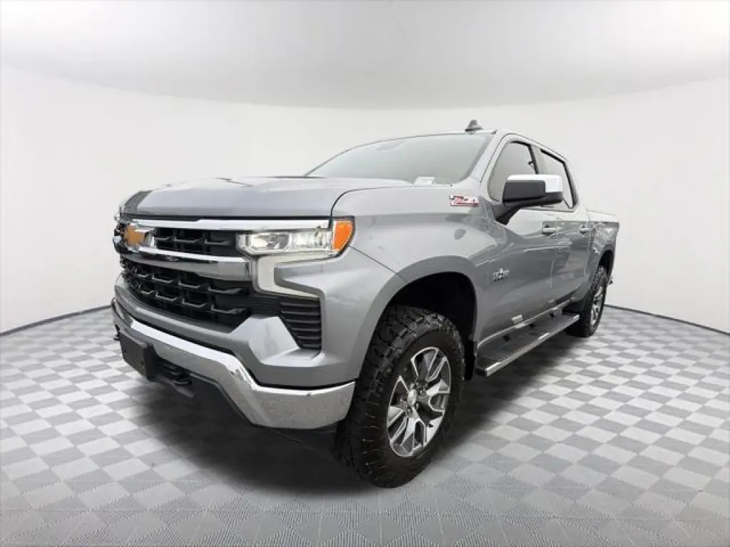 Chevrolet Silverado 1500 2024 4x4 LT 4dr Crew Cab 5.8 ft. SB con 1LT