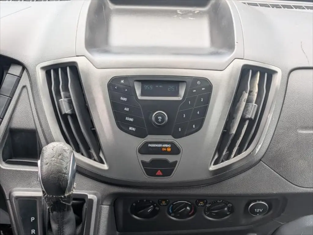 Van de carga Ford Transit 2018 250 3 puertas LWB techo medio con puerta deslizante del lado del pasajero