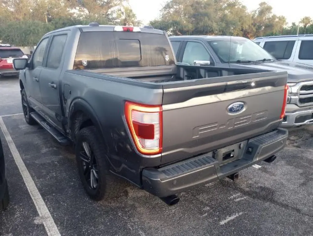 Ford F-150 2021 4x4 Lariat 4p SuperCab 5.5 ft. CA