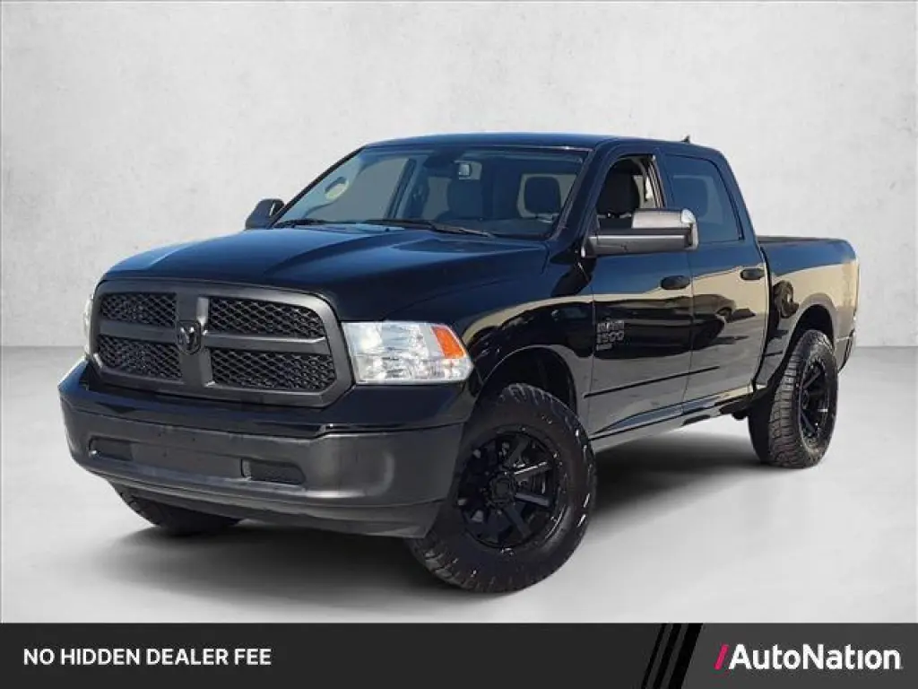 Ram 1500 Clásico 2023 4x4 SLT 4p Crew Cab 5.5 ft. SB Pickup