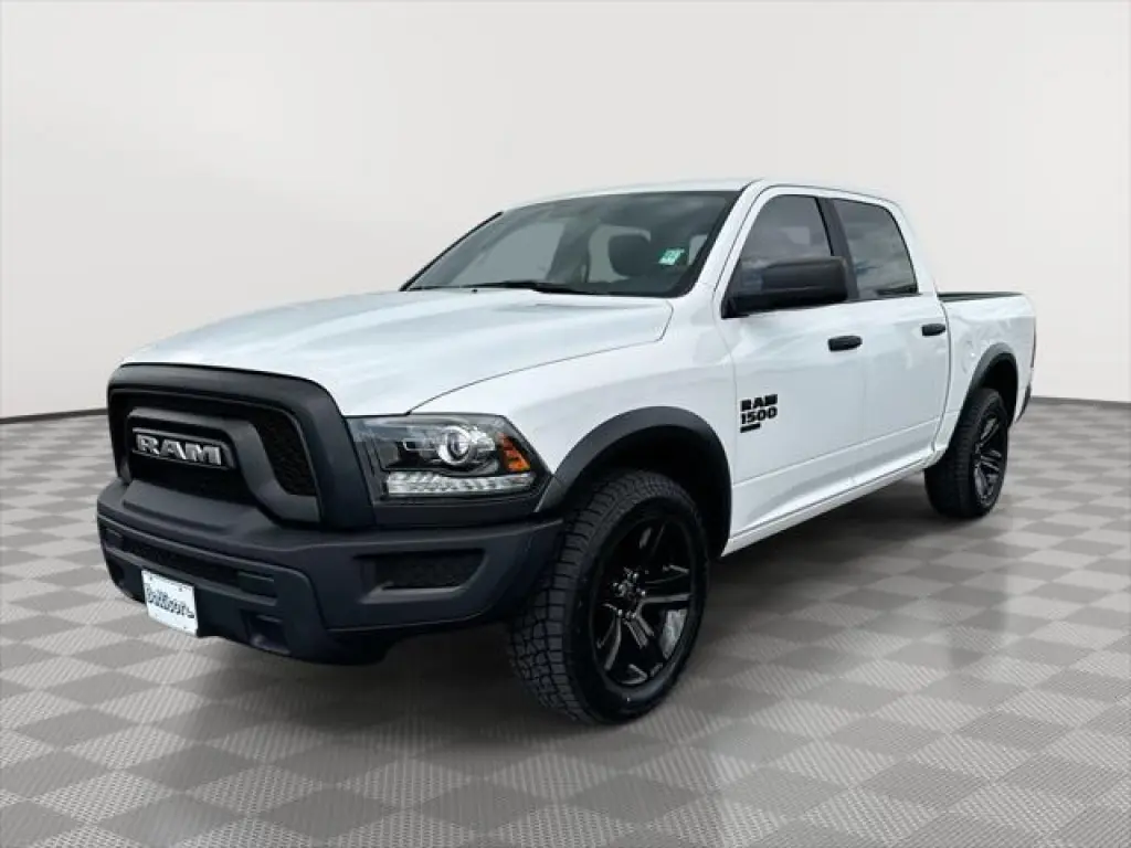 Ram 1500 Classic 2024 4x2 Warlock 4dr Crew Cab 5.5 ft. SB Pickup