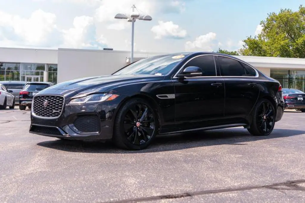 Jaguar XF 2023 AWD P300 R-Dynamic SE 4dr Sedán