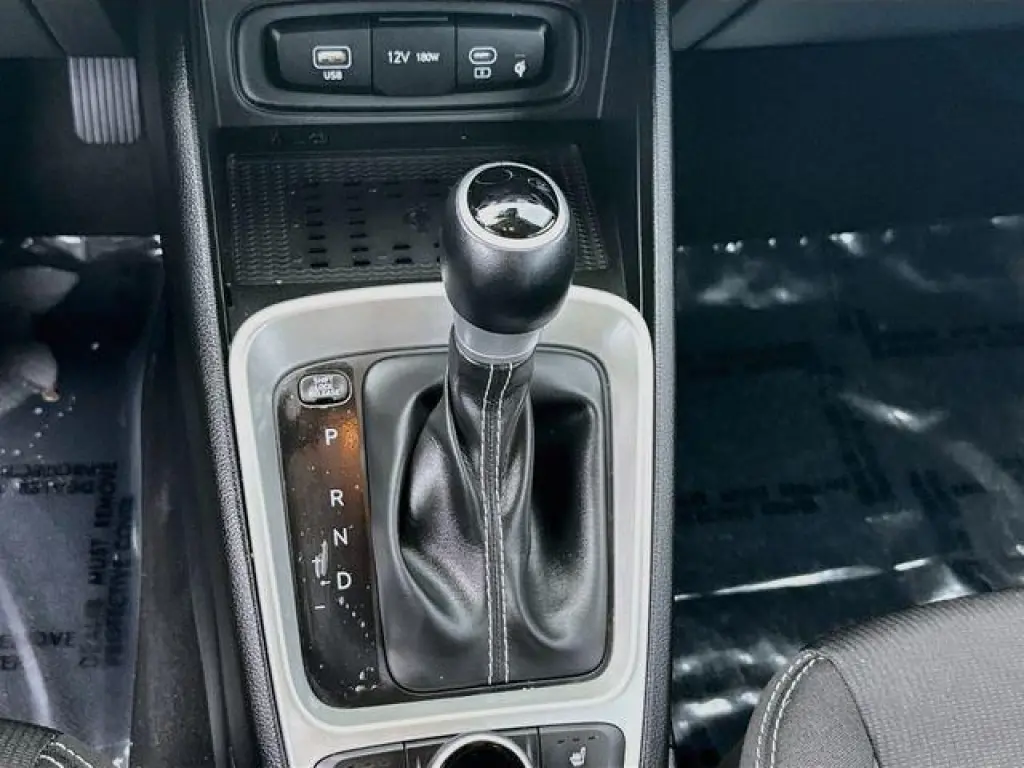 Hyundai VENUE 2026 SEL Crossover de 4 puertas