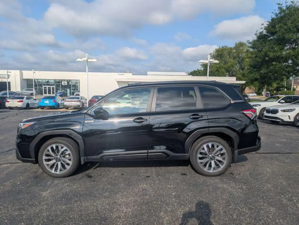 Subaru Forester 2025 AWD Touring Híbrido 4p Crossover
