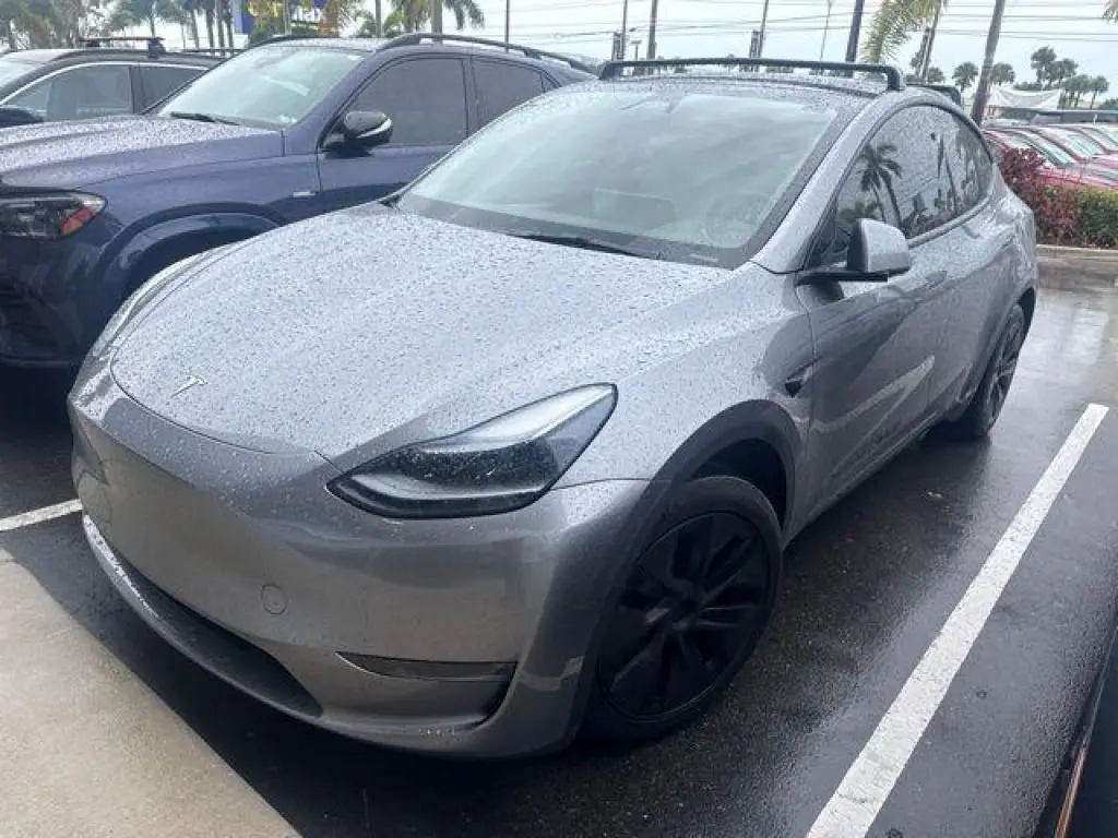 Tesla Model Y 2025 Tracción Integral Gran Autonomía de 4 puertas