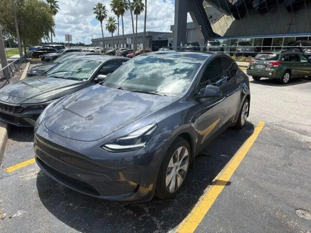 Tesla Model Y 2024 AWD Long Range 4dr Crossover