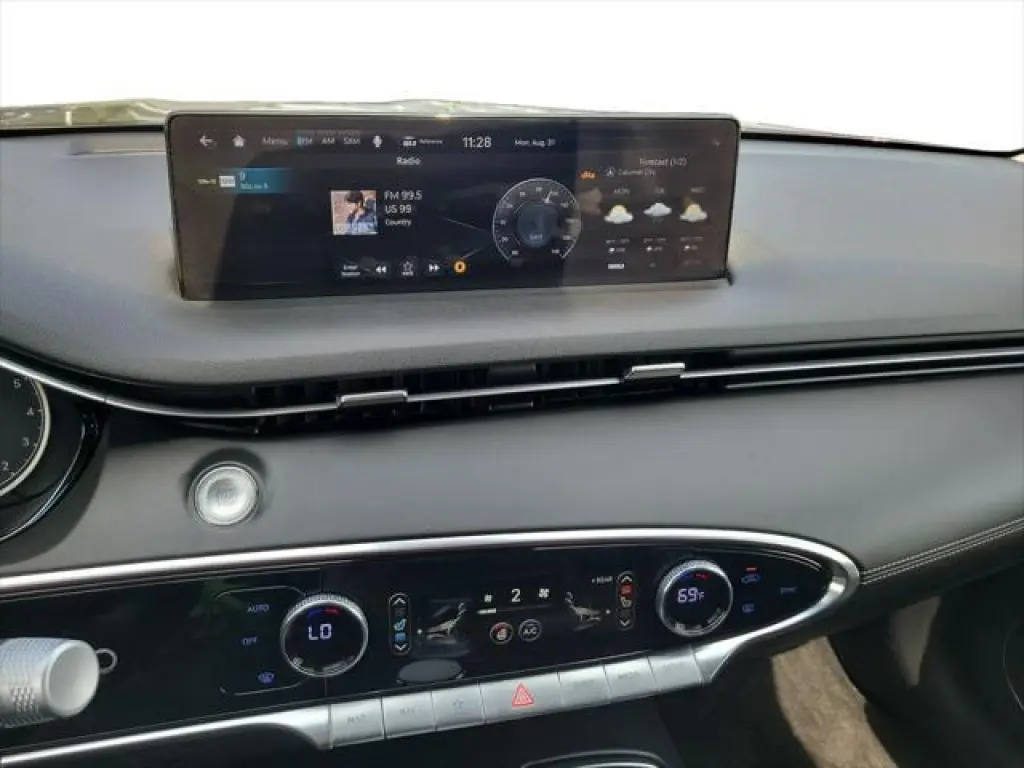 Genesis GV70 2023 AWD 2.5T Standard 4dr SUV