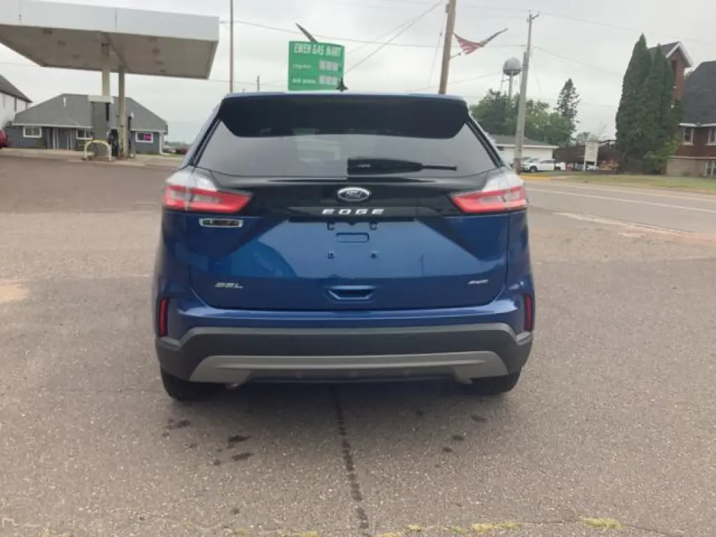 Ford Edge 2024 con tracción en las cuatro ruedas y SEL, SUV de 4 puertas