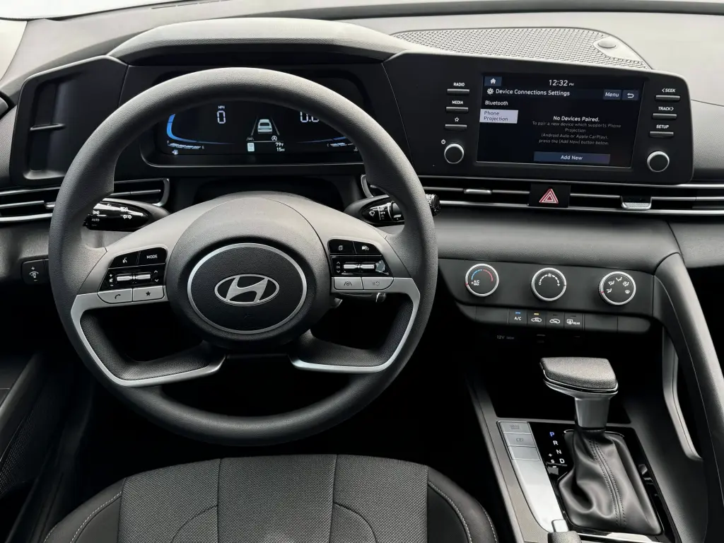 Hyundai ELANTRA 2025 SE 4dr Sedán
