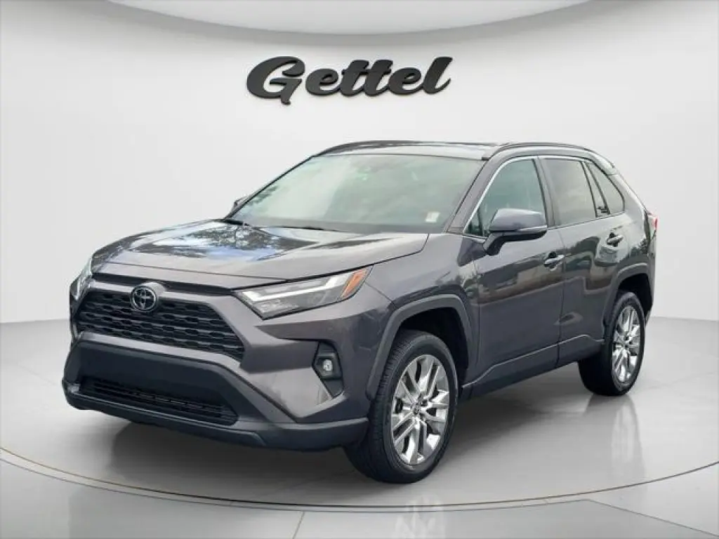 Toyota RAV4 2023 XLE Premium 4dr SUV
