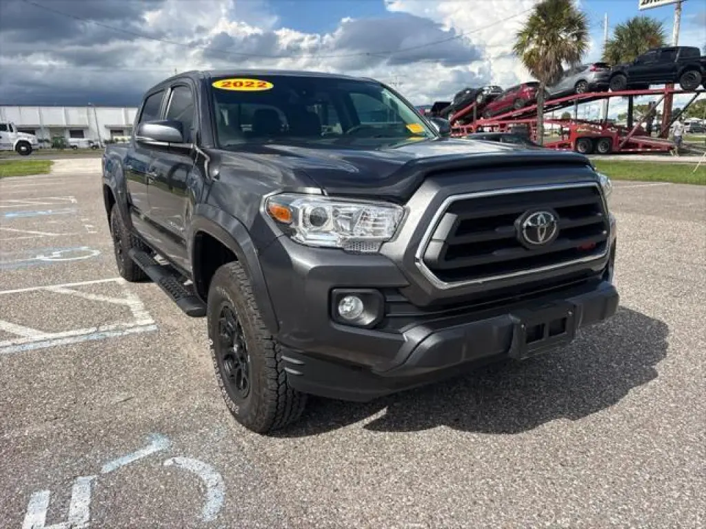Toyota Tacoma 2022 4x2 SR5 V6 4dr Double Cab 5.0 ft SB
