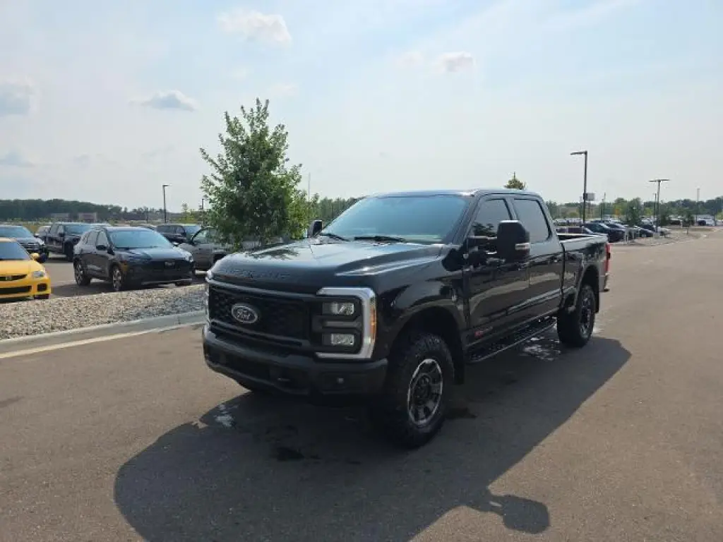 Ford F-350 Super Duty 2023 4x4 XLT 4dr Crew Cab 6.8 ft. SB SRW Pickup
