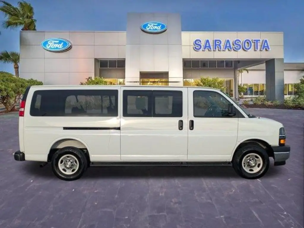 Chevrolet Express 2025 LT 3500 3dr Extended Passenger Van