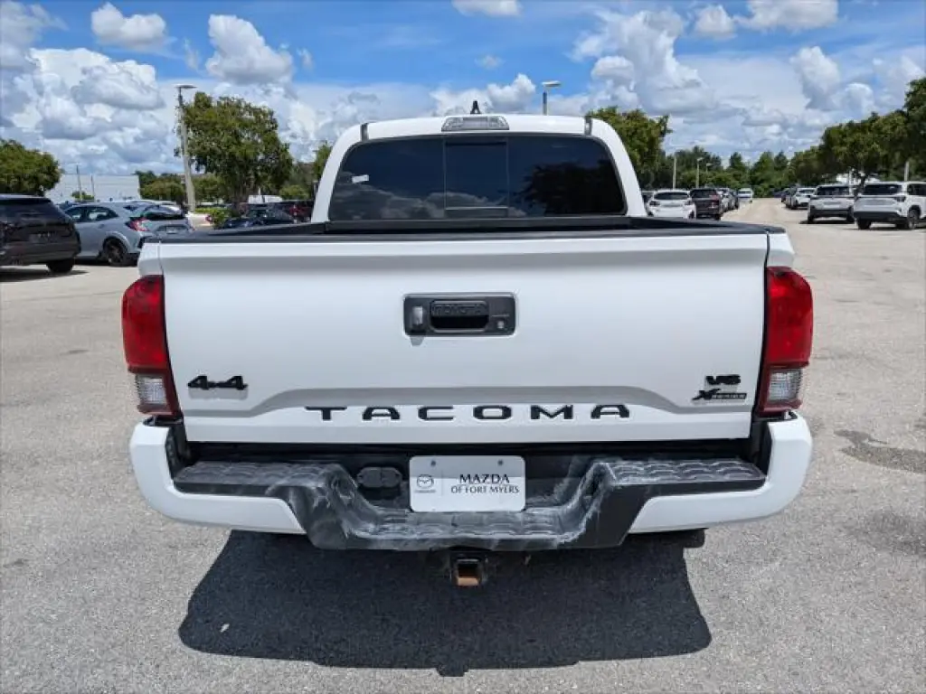 Toyota Tacoma 2023 4x4 SR5 V6 4dr Cab Doble 5.0 ft SB