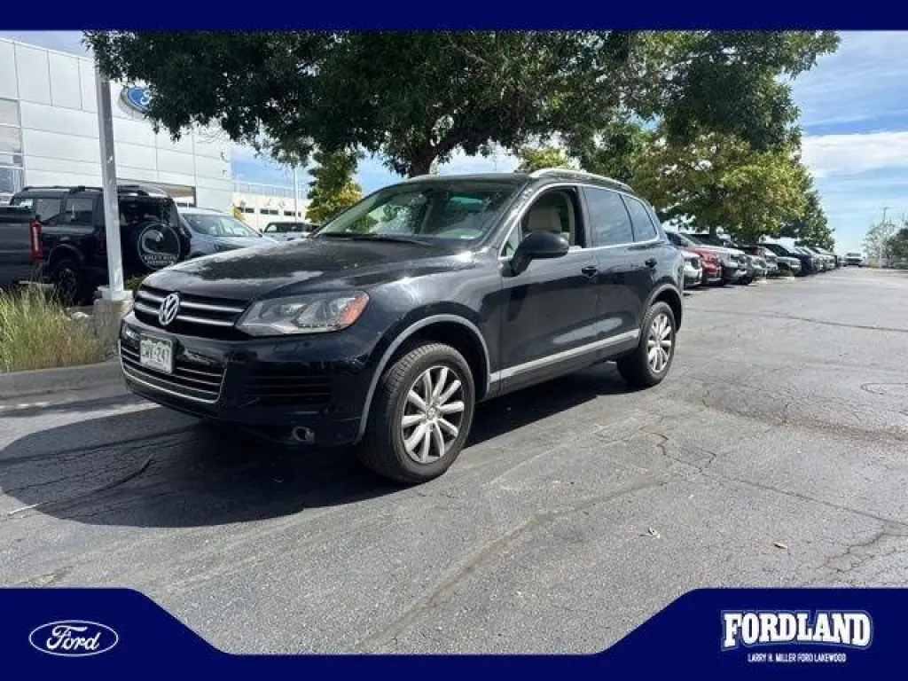 Volkswagen Touareg 2011 AWD VR6 Sport 4dr SUV