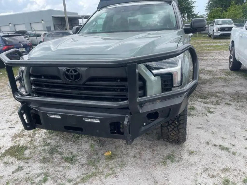 Toyota Tundra 2024 4x4 SR5 4p CrewMax Cab Pickup SB